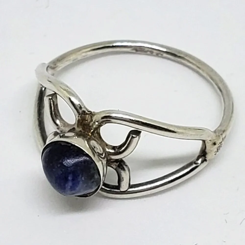 Stunning Dainty Open Scroll Work Deep Blue Round Stone in Sterling Silver Ring